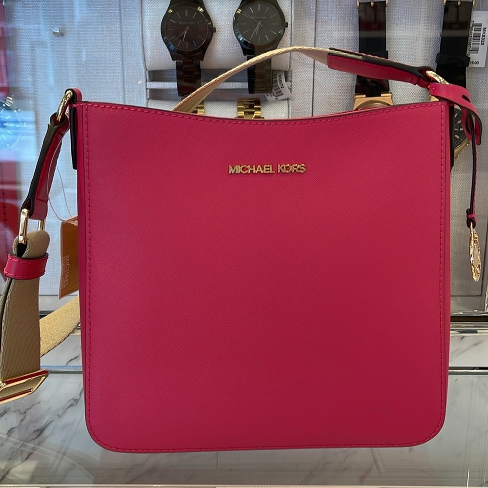 Michael Kors Jet Set Travel Small Messenger Crossbody Bag
Electric Pink 
NWT - Picture 13 of 16